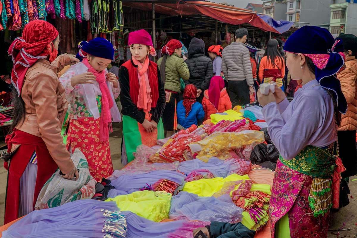 Bustling at Dong Van fair (Source: Internet)