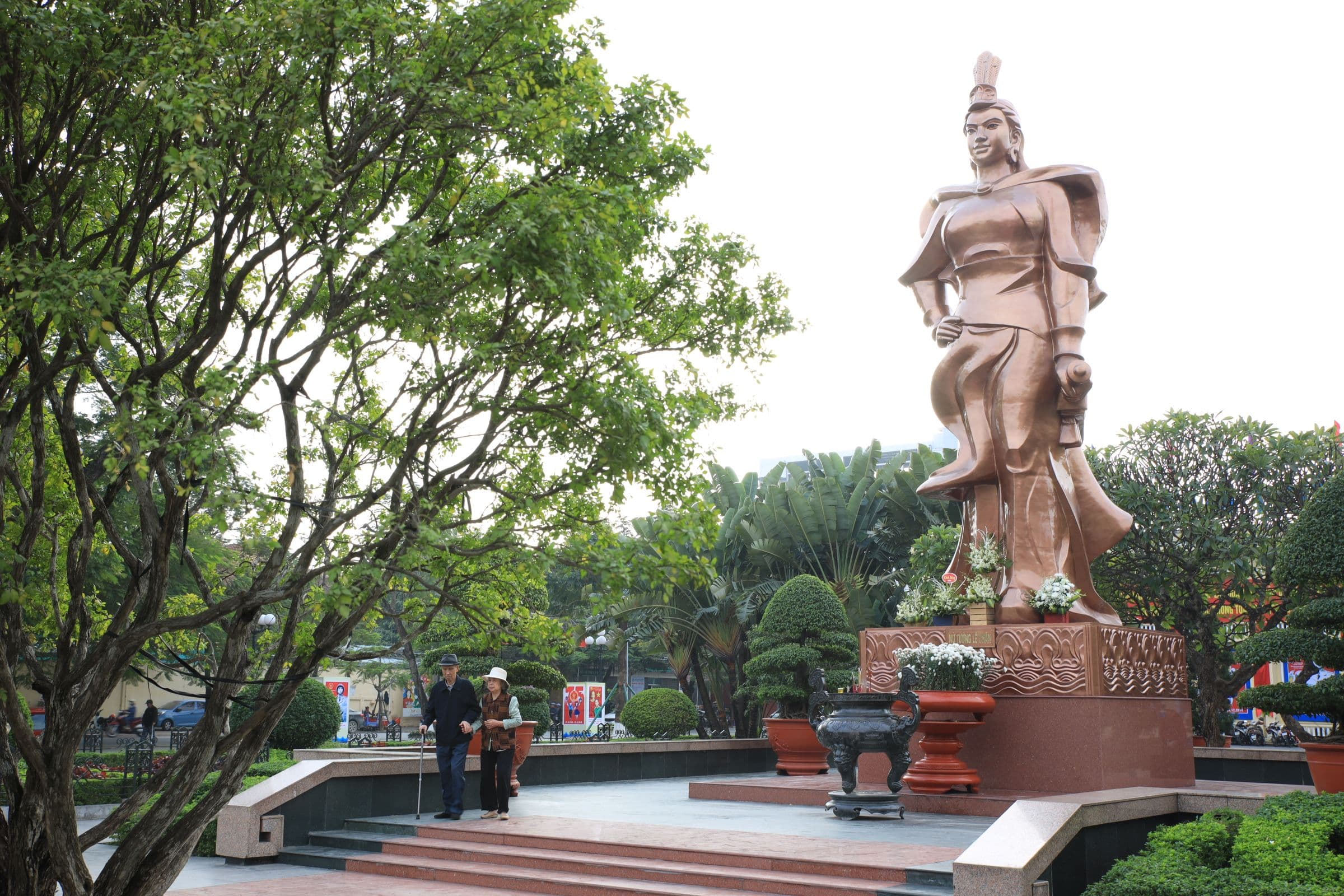 The statue of General Le Chan