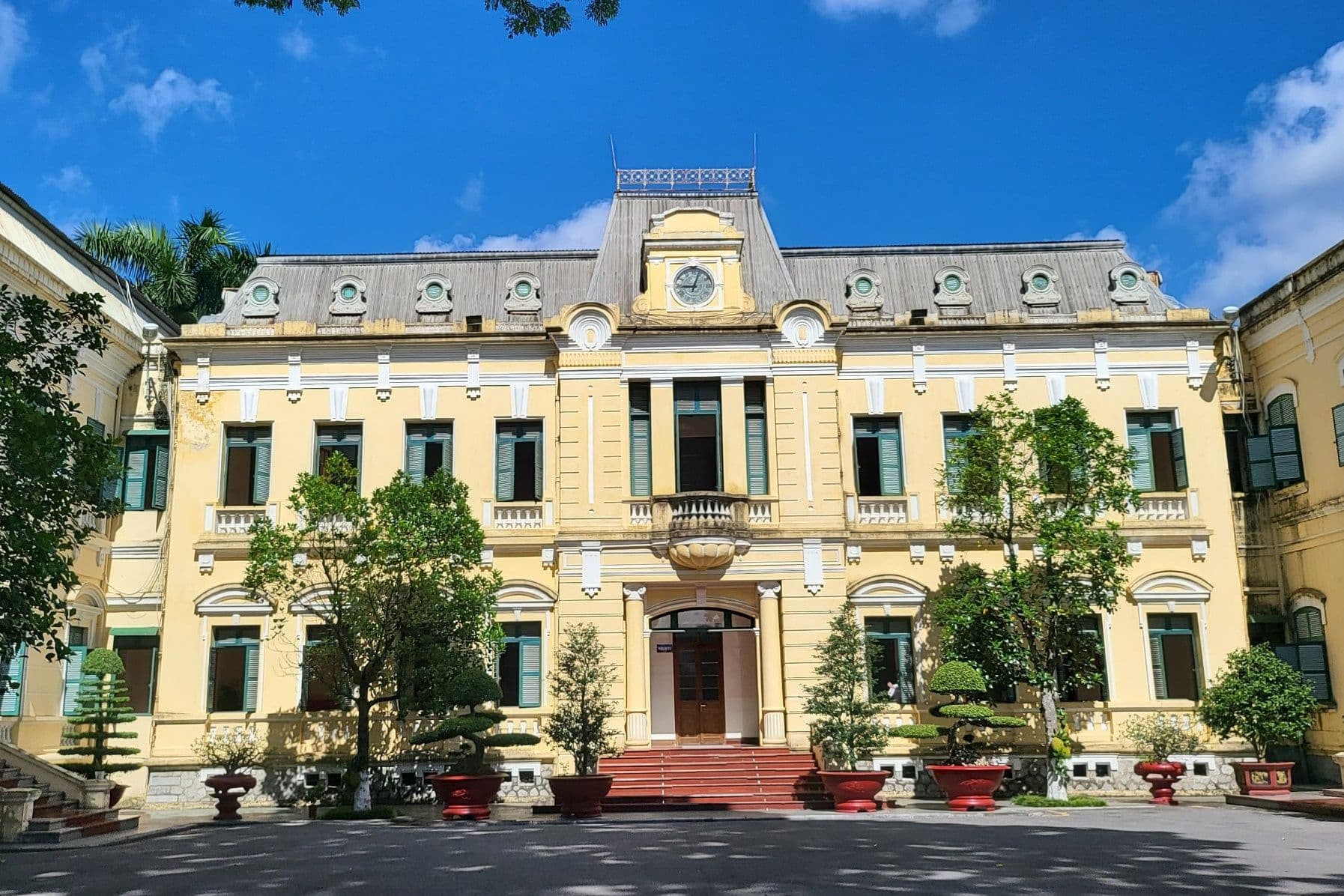 The management building is now the headquarters of the People's Committee of Hai Phong City (Source: Internet)