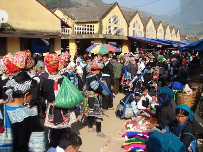 Muong Hum market