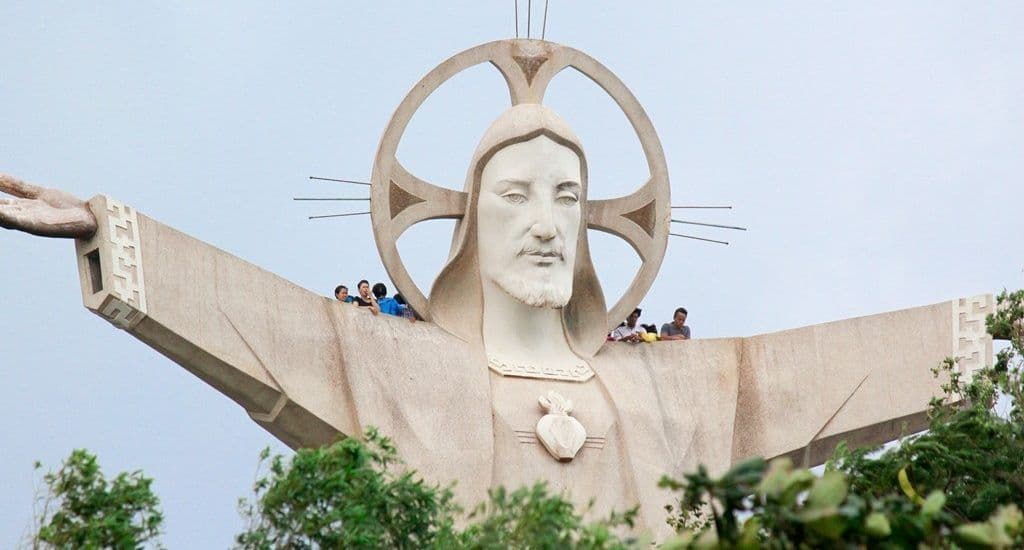 You can enjoy the view of the statue of Jesus