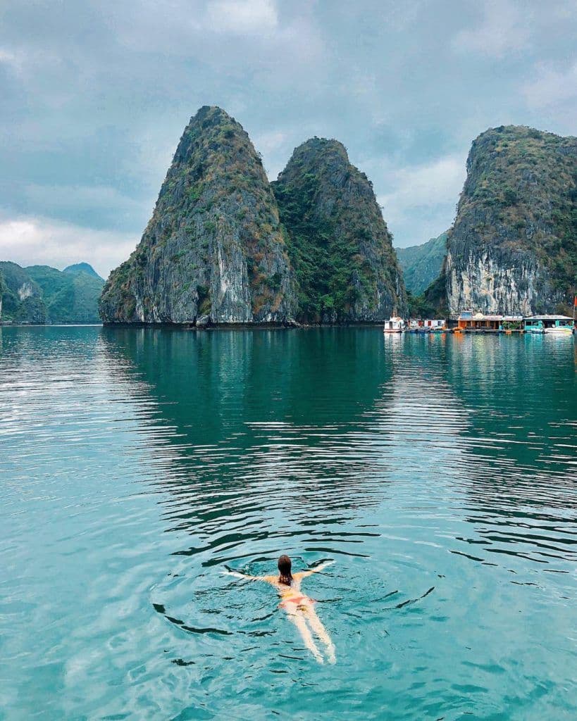 Beaches in Halong Bay are paradises for outdoor activities!