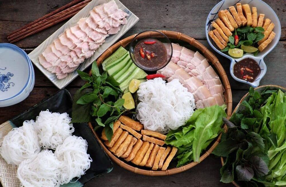 Bun Dau Mam Tom is a dish loved by both young and old in Vietnam (Source: Internet)